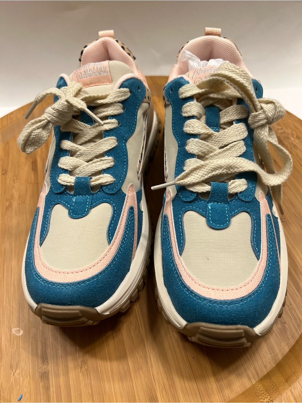 Blowfish Malibu Woman’s Leo Casual Trainer Sneakers inTeal & Pink Size 8.5 NWOT